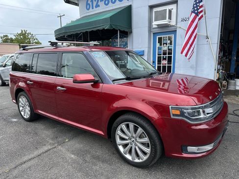 Used 2018 Ford Flex Limited w/ Class III Trailer Tow Package FWD image 4