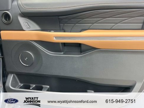 Used 2022 Ford Expedition Max Platinum RWD image 25