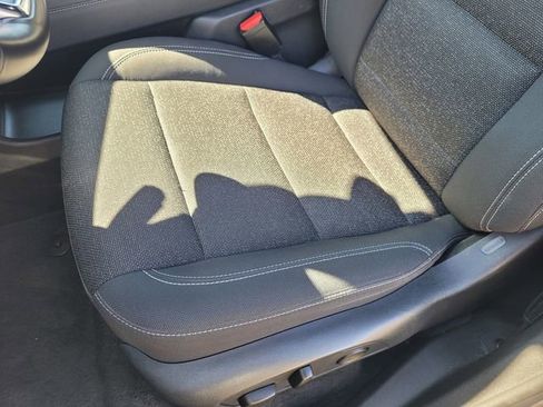 Used 2024 Chevrolet Traverse LT image 12