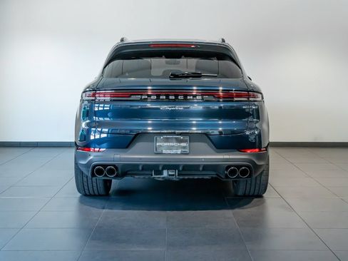 Certified 2025 Porsche Cayenne AWD/4WD image 6