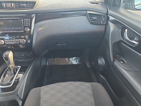 Used 2021 Nissan Rogue Sport SV image 19