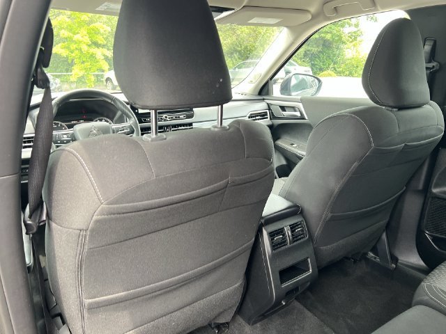Used 2025 Mitsubishi Outlander ES AWD/4WD image 36