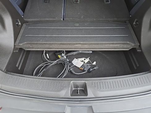 Used 2022 Chevrolet Bolt EUV LT w/ Convenience Package image 43