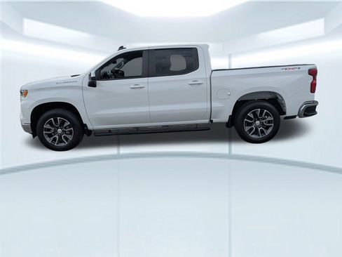 Used 2022 Chevrolet Silverado 1500 LT image 2