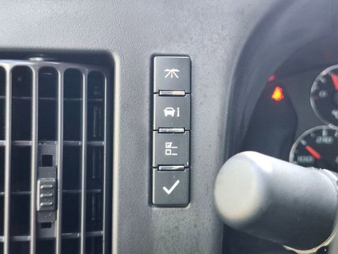 Used 2022 Chevrolet Express 3500 w/ Power Convenience Package RWD image 16