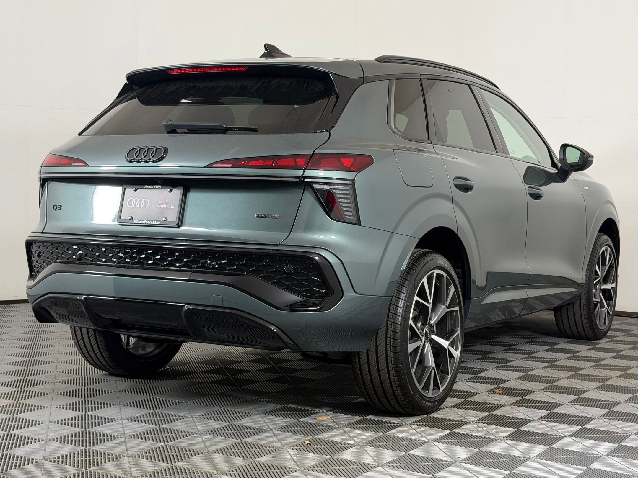 New 2026 Audi Q3 quattro 2.0T AWD/4WD image 9