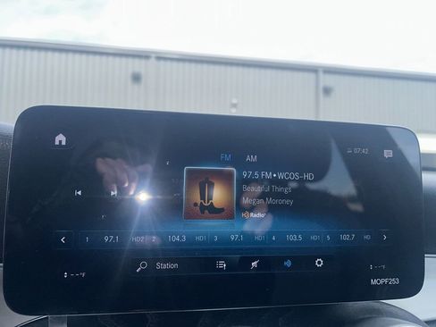 Used 2021 Mercedes-Benz GLC 300 image 11