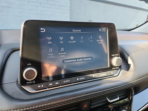 Used 2023 Nissan Rogue SL FWD image 18