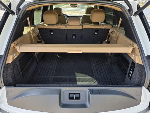 Certified 2024 Land Rover Range Rover Long Wheelbase SE image 15