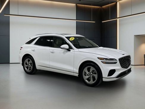 Certified 2026 Genesis GV70 2.5T Select AWD/4WD image 8