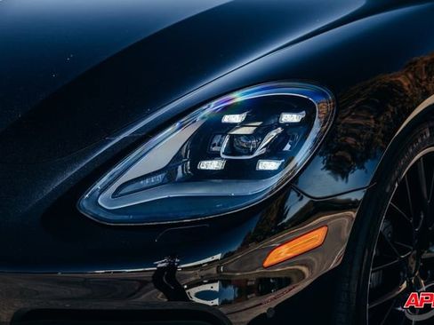 Used 2018 Porsche Panamera 4S image 58