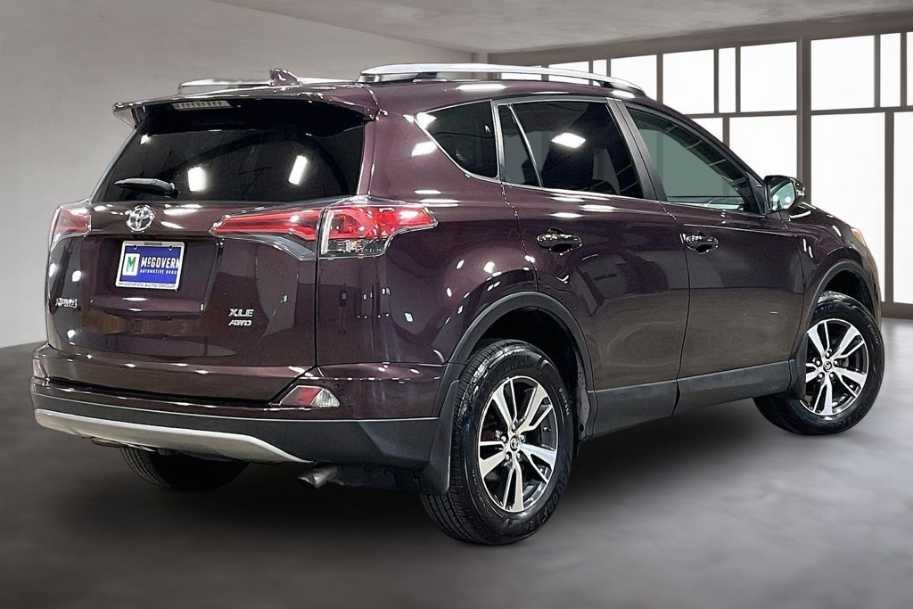 Used 2018 Toyota RAV4 XLE w/ Plus Extra Value Package AWD/4WD image 7