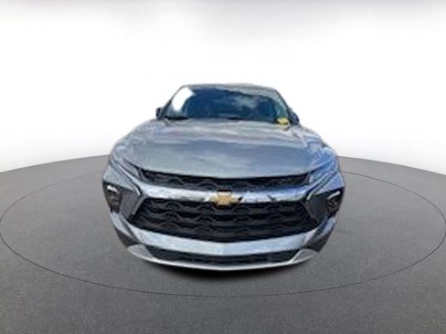 Used 2025 Chevrolet Blazer LT image 2