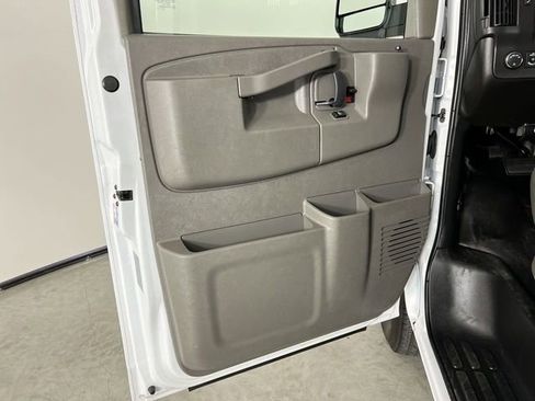 Used 2024 GMC Savana 2500 w/ Driver Convenience Package image 22