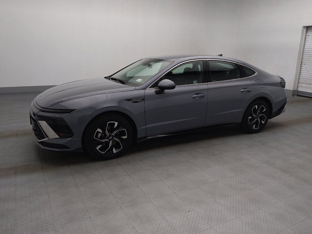 Used 2025 Hyundai Sonata SEL FWD image 2