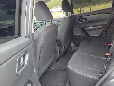 Used 2024 Nissan Rogue S image 7