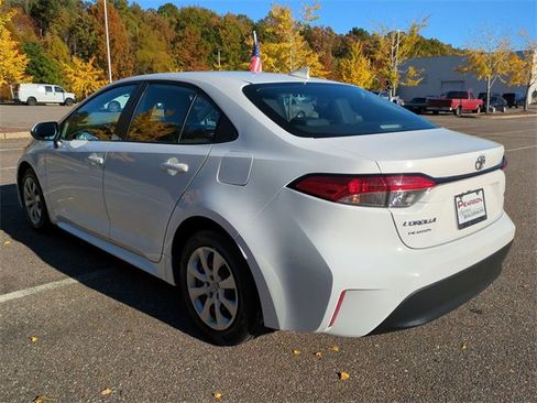 Used 2023 Toyota Corolla LE image 6