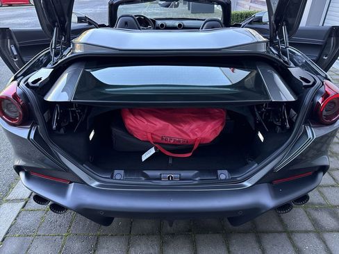 Used 2023 Ferrari Portofino M RWD image 23