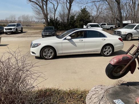 Used 2017 Mercedes-Benz S 550 4MATIC Sedan image 4