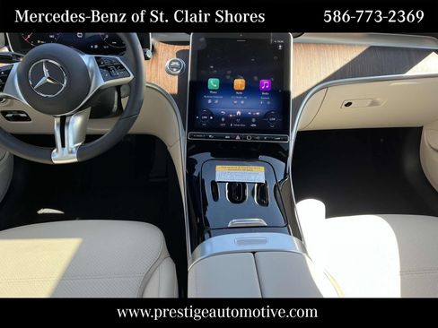 Used 2025 Mercedes-Benz C 300 4MATIC Sedan image 17