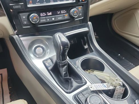 Used 2017 Nissan Maxima Platinum FWD image 15
