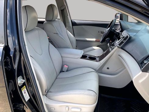 Used 2011 Toyota Venza w/ Leather Pkg FWD image 8