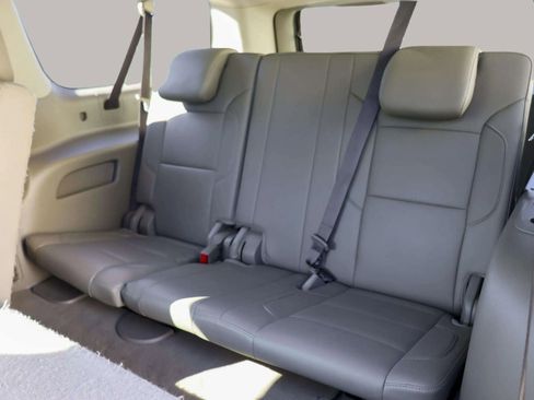 Used 2019 GMC Yukon XL SLT w/ Open Road Package image 32