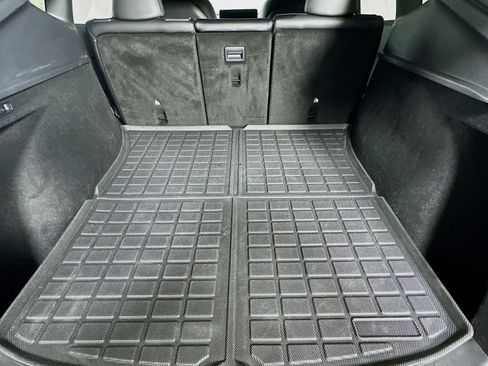 Used 2023 Tesla Model Y Long Range image 28