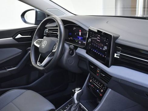 Used 2025 Volkswagen Jetta SE FWD image 27