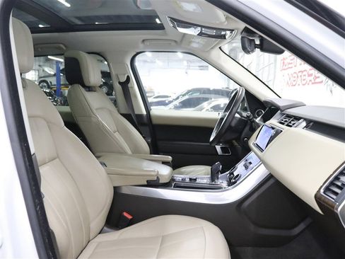 Used 2019 Land Rover Range Rover Sport HSE AWD/4WD image 29
