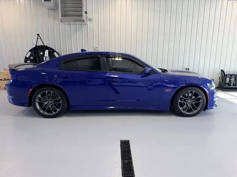 Used 2022 Dodge Charger Scat Pack w/ Plus Group RWD image 2