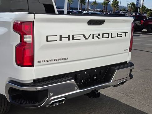 Certified 2022 Chevrolet Silverado 1500 LTZ w/ LTZ Premium Package AWD/4WD image 5