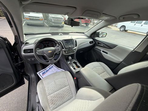 Used 2018 Chevrolet Equinox LS image 20