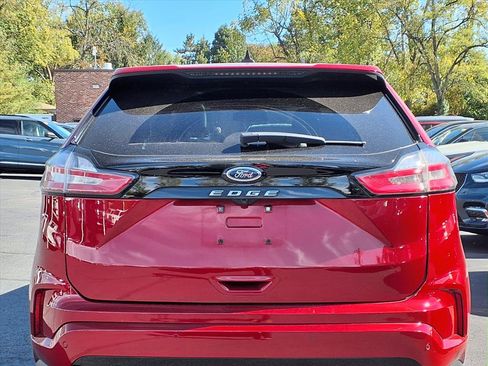 Used 2021 Ford Edge ST-Line image 25