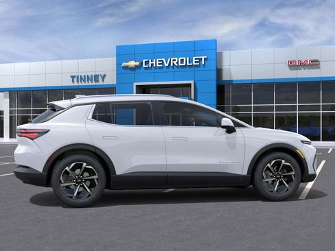 New 2026 Chevrolet Equinox EV LT image 29