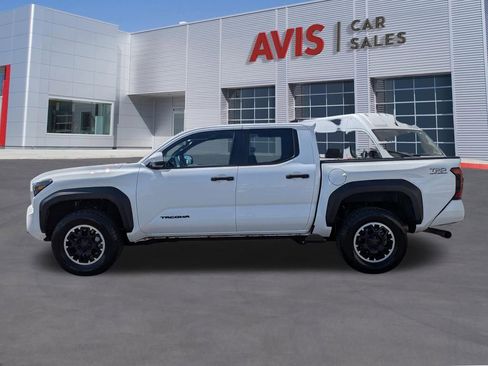 Used 2024 Toyota Tacoma TRD Off-Road image 10