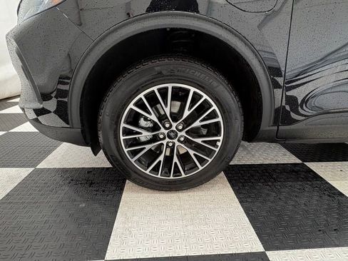 New 2025 Ford Escape SE w/ PHEV Premium Package FWD image 9