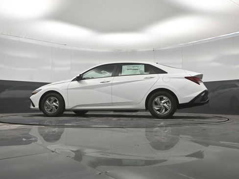New 2026 Hyundai Elantra SE FWD image 36