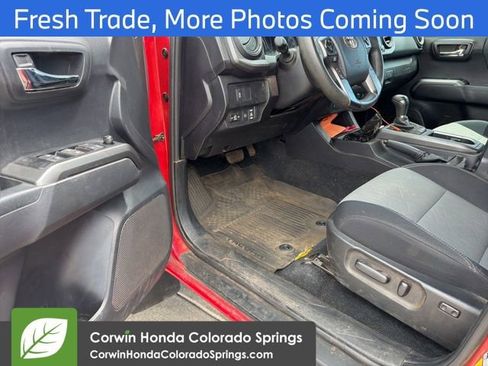 Used 2023 Toyota Tacoma TRD Off-Road w/ Technology Package AWD/4WD image 9