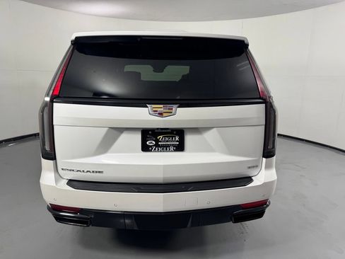 Used 2024 Cadillac Escalade Sport Platinum w/ Heavy-Duty Trailer Package AWD/4WD image 7