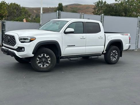 Used 2023 Toyota Tacoma TRD Off-Road w/ Black Out Package (TMS) AWD/4WD image 1