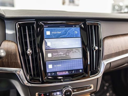 Used 2023 Volvo V90 B6 Cross Country Ultimate w/ Climate Package image 27