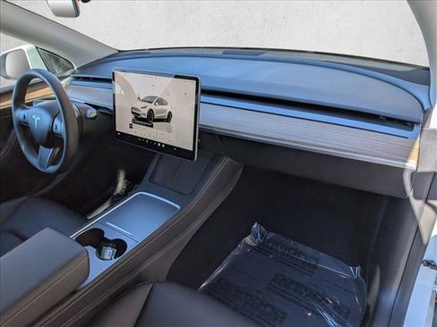 Used 2025 Tesla Model Y Long Range image 20