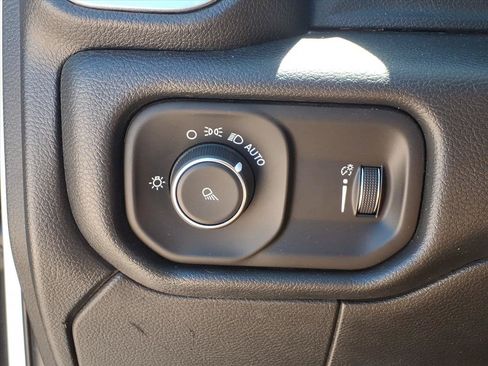 Used 2021 RAM 2500 Big Horn AWD/4WD image 18