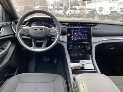 New 2026 Jeep Grand Cherokee Laredo AWD/4WD image 7