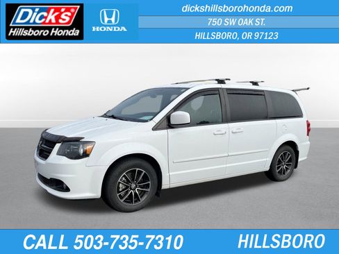 Used 2015 Dodge Grand Caravan SXT image 1