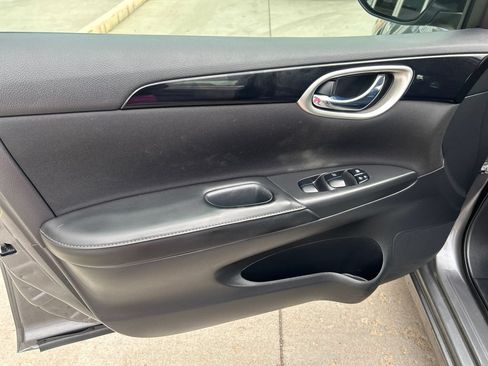 Used 2019 Nissan Sentra SV FWD image 10