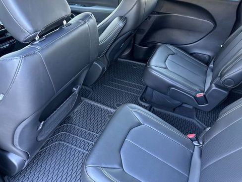 New 2025 Chrysler Voyager LX image 12