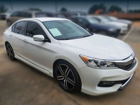 Used 2016 Honda Accord Sport image 16