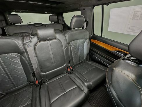 Used 2022 Jeep Grand Wagoneer Series III w/ Flexible Seating Group AWD/4WD image 14
